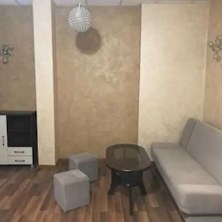 Topolowa, Studio-flat Ground Floor דירה